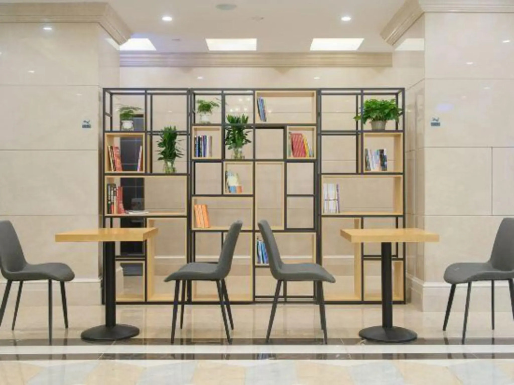 Berman Hotel (Huidong honghaiwan store)