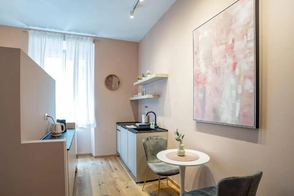 Zara 2 Center Deluxe Studio