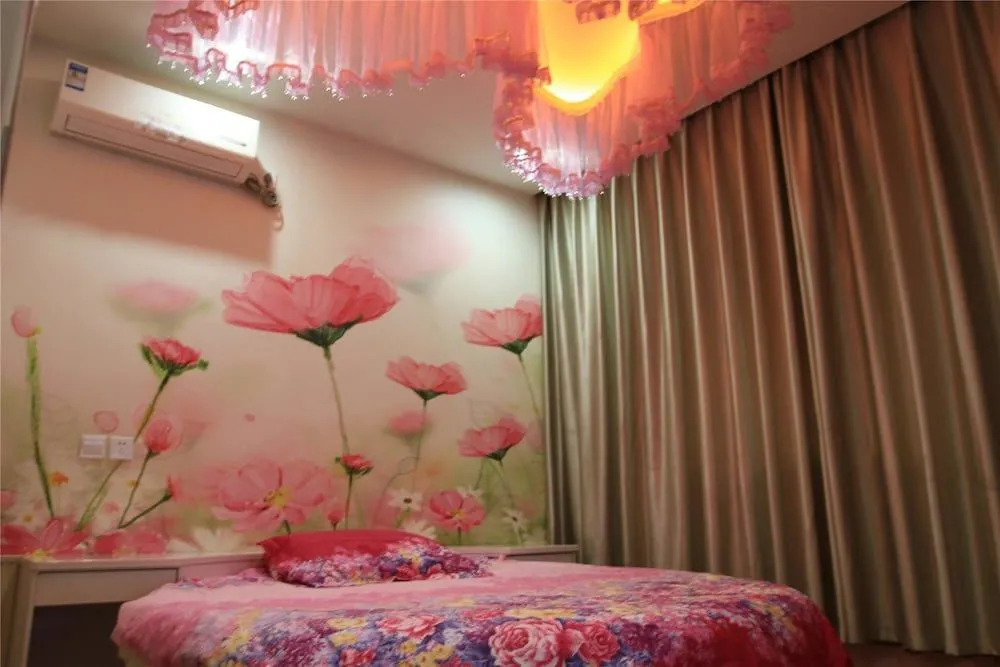 Qingdao Sweet Space Business Hotel
