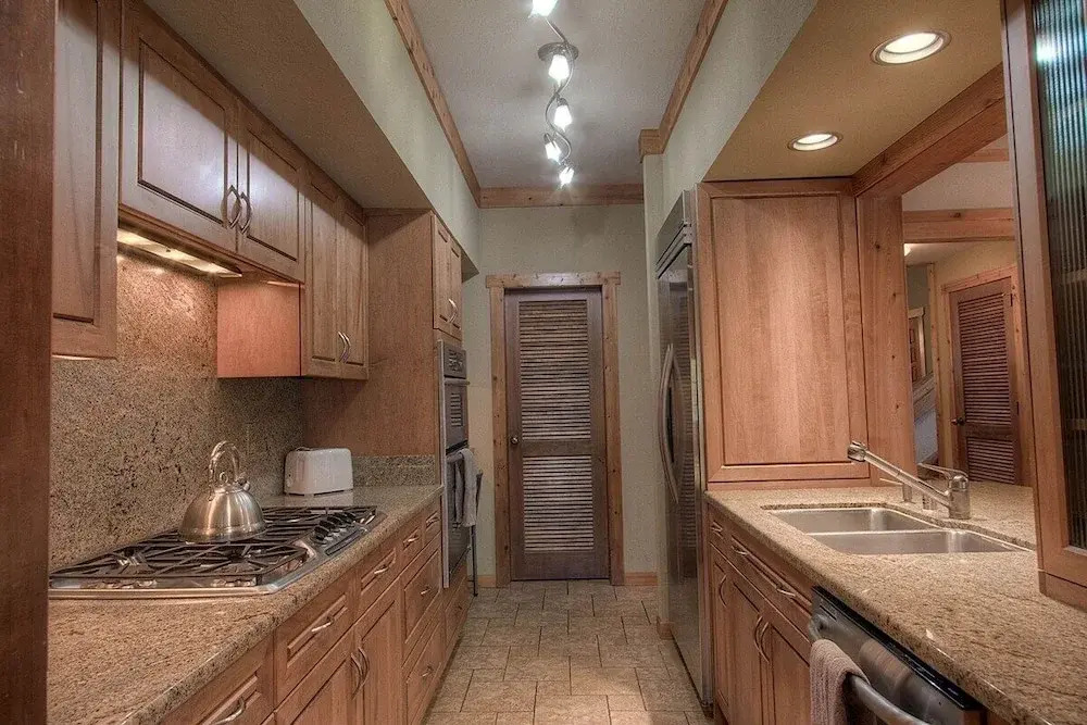 Third Creek Comfort 2 Bedroom Townhouse by RedAwning