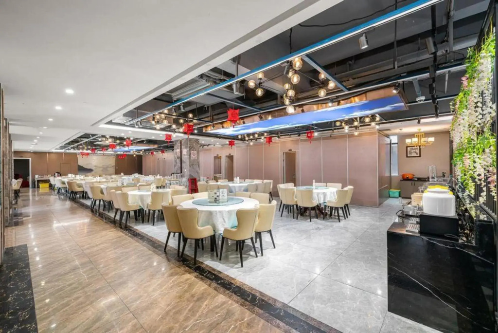 Rezen Brook Hotel (Shanghai Caolu Minlei Road Subway Station)