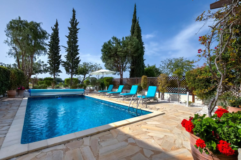 2 bedroom Villa Loukia with private pool and gardens, Aphrodite Hills Resort