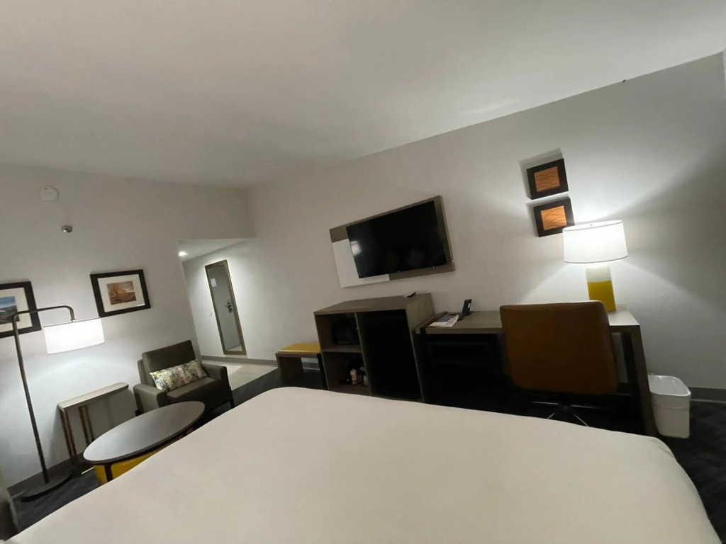 Comfort Inn & Suites Syracuse-Carrier Circle