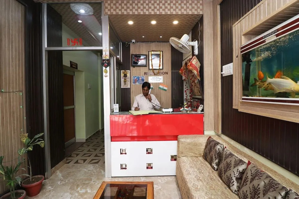 OYO 29941 Hotel Hukum Palace