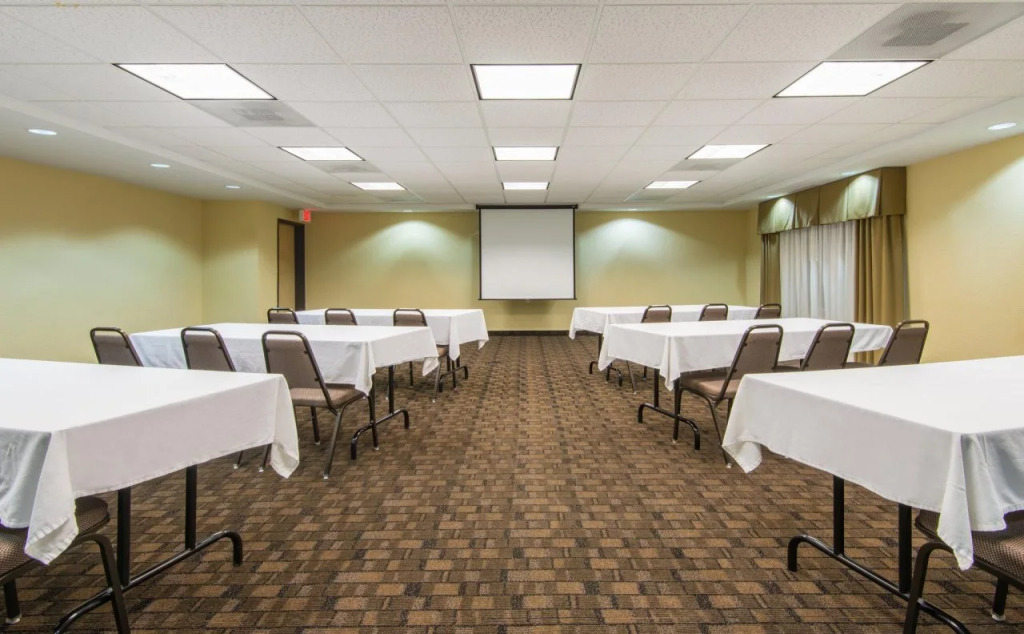 Holiday Inn Express Hotel & Suites El Dorado by IHG