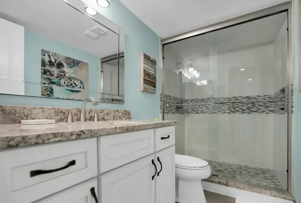 Oceanfront Pool Beach Gear Tennis Smart TVs