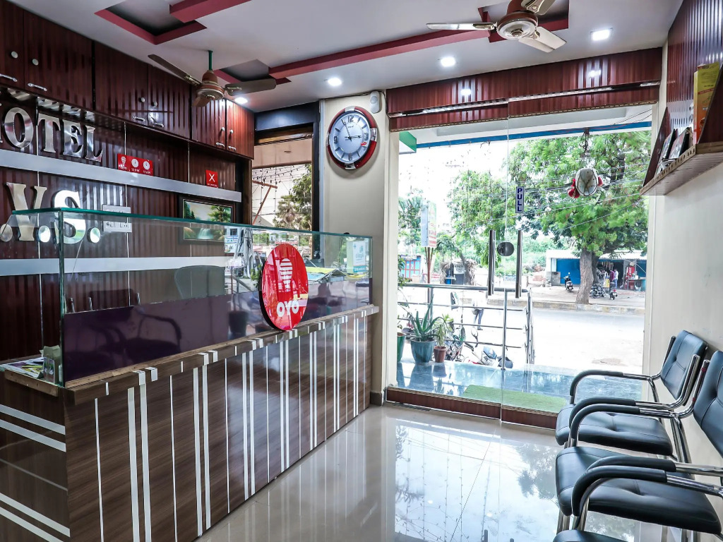 OYO 9930 Hotel AVS Residency