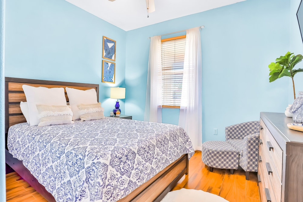 Dog-friendly Home w/ Private Hot Tub, High-speed Wifi, AC, Washer/dryer & Patio