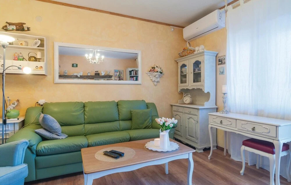 Nice Home In Srinjine