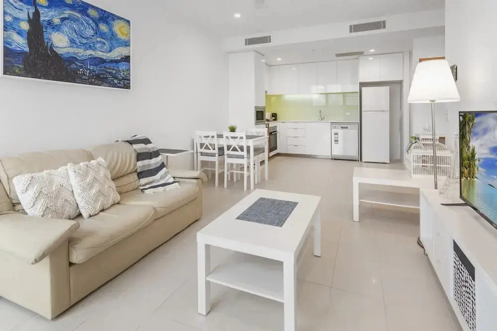 Beautiful Unit With Gym and Pool Near Museums