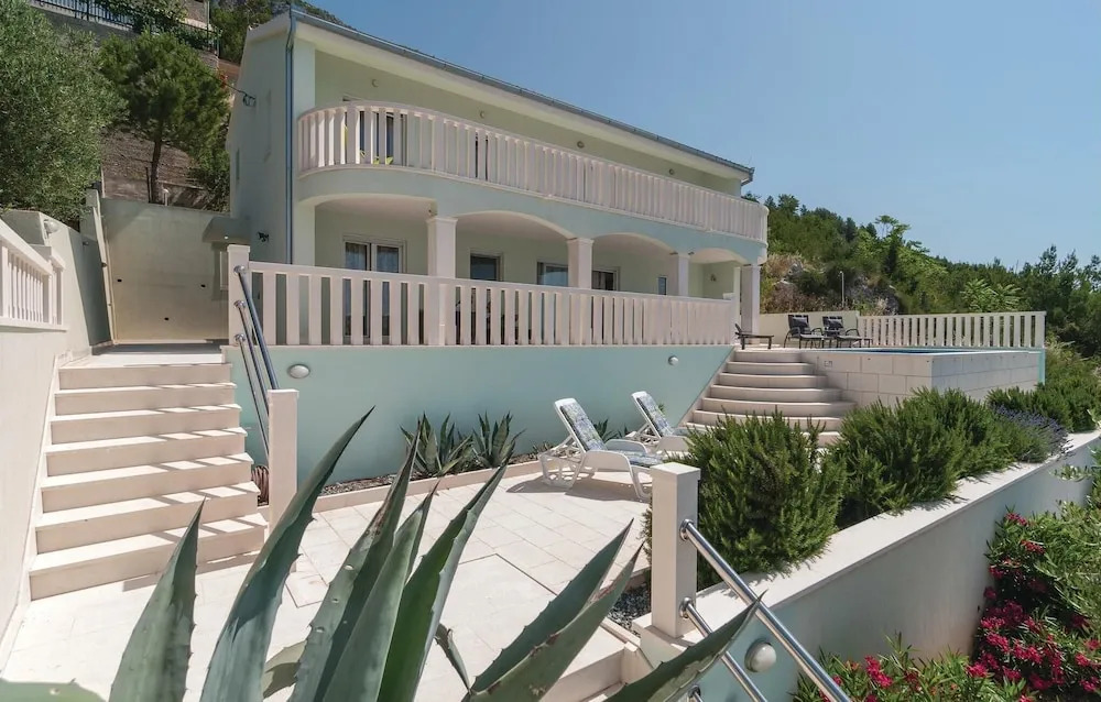 Amazing Home in Celina With Wifi and 4 Bedrooms