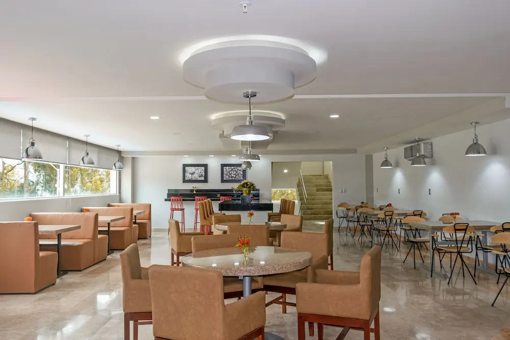 Hotel 5 Inn Plus