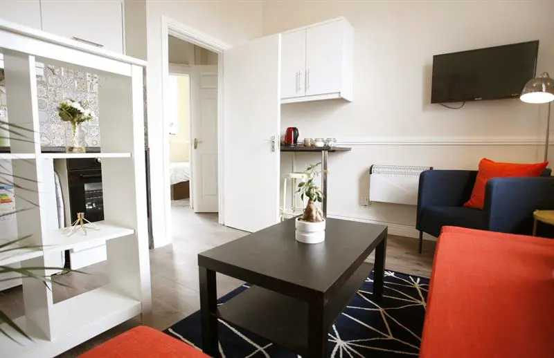 Short Let Direct - Amiens Street D1
