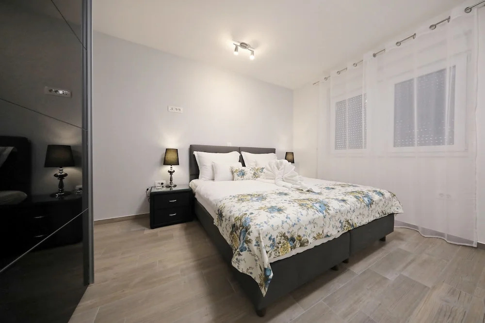 Luxury Majpruz Suites