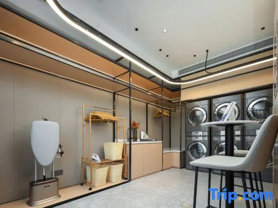 Atour Hotel Quanzhou Dehua Plaza West Xunnan Road