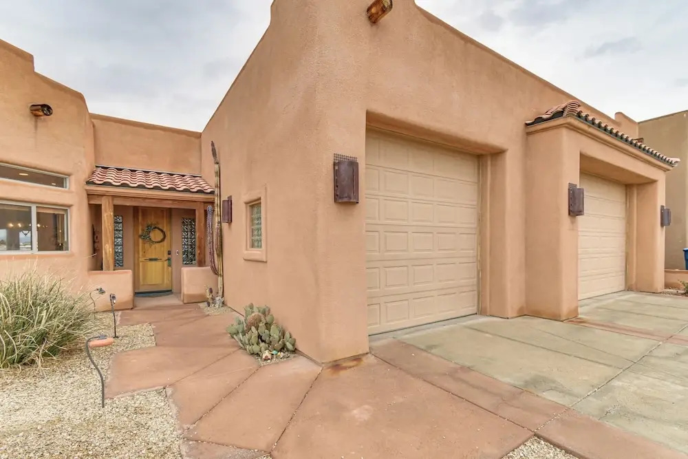 Private Pool, Spa, & Grills: Lake Havasu City Home
