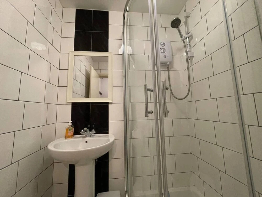 Impeccable 2-bed Apartment by Cardiff City Centre