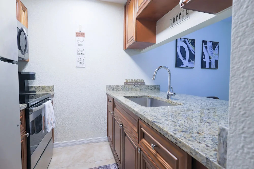Saint Joseph Suites Down Town Tampa