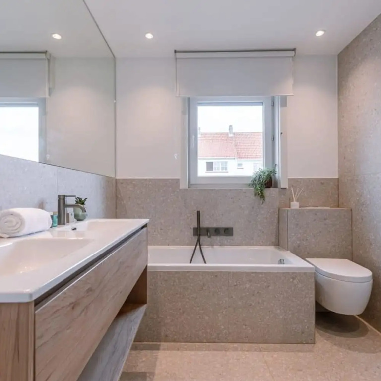 Huswell - Spacious bungalow with garden near the beach & sea
