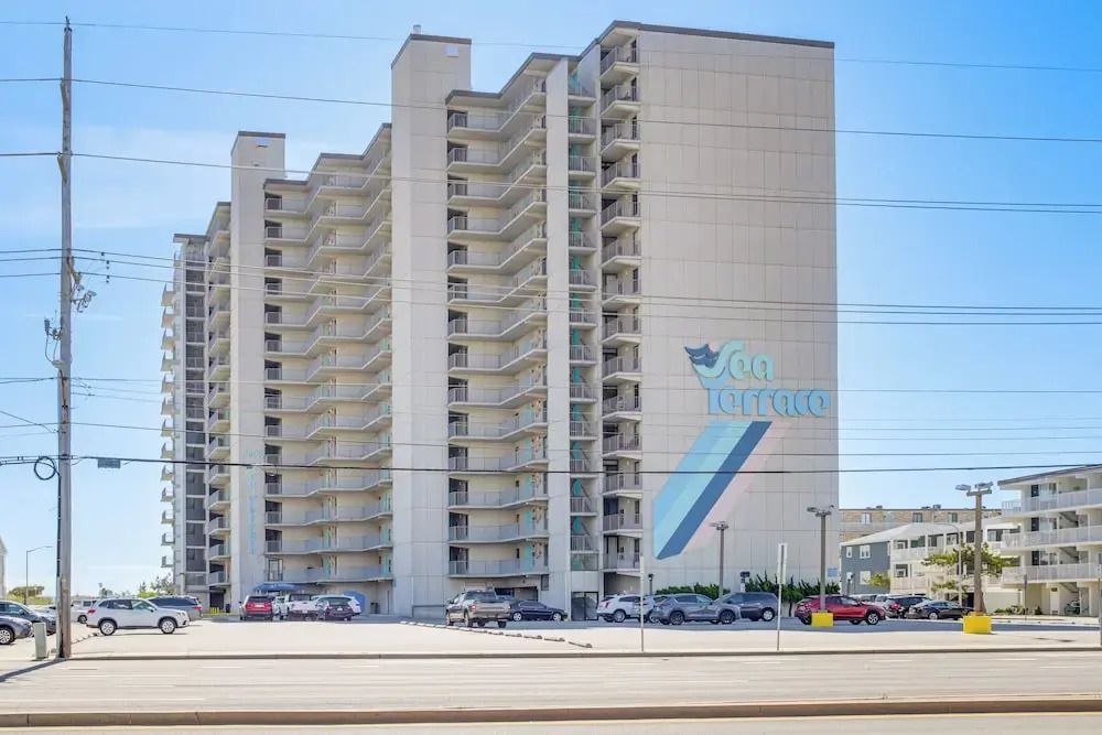 Heated Pool + Views: Beachfront Ocean City Gem