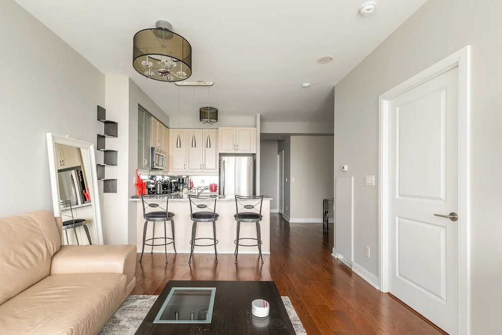 Perfect 1BR Executive Suite Yorkville