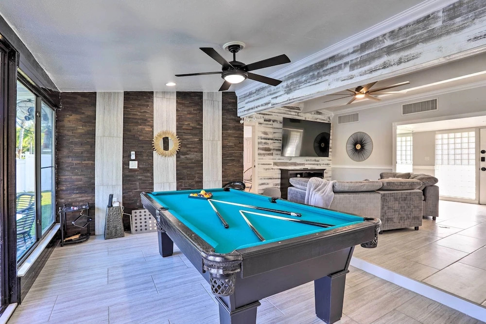 Modern Seminole Home with Patio, 3 Mi to Beach