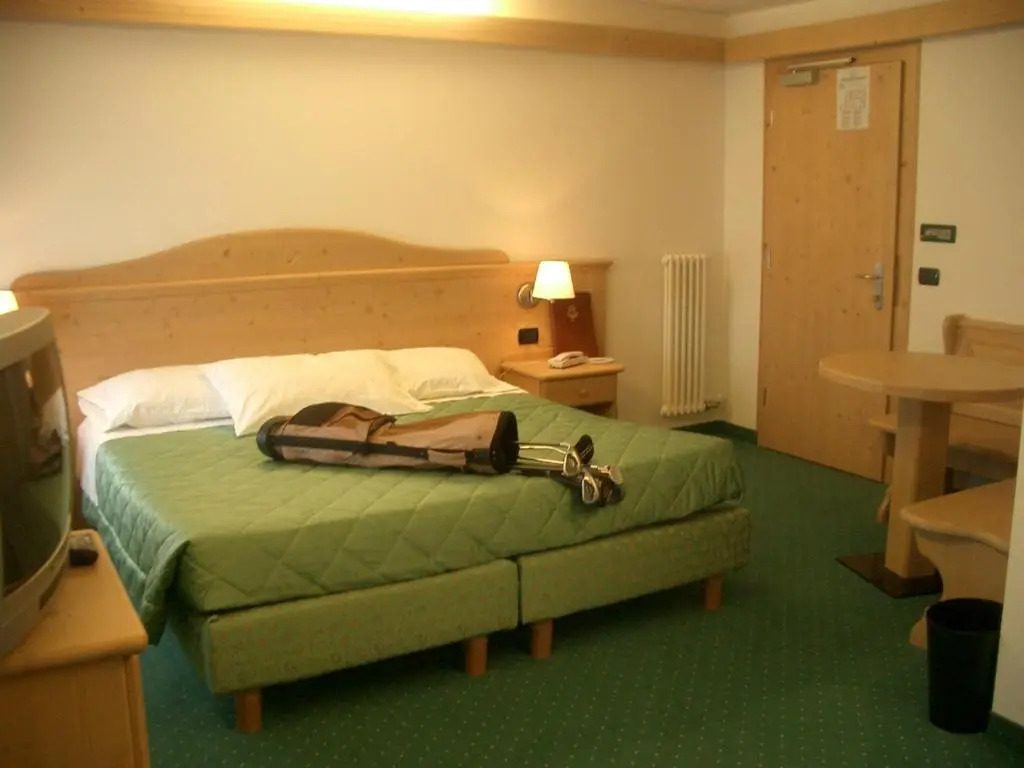 Nivis Hotel