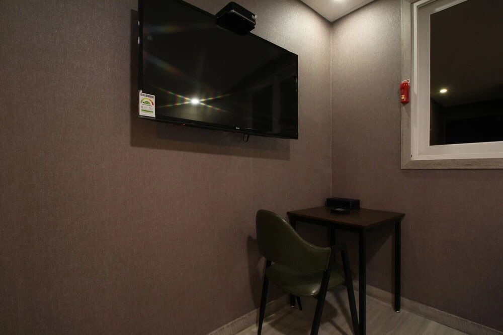 Play Hotel