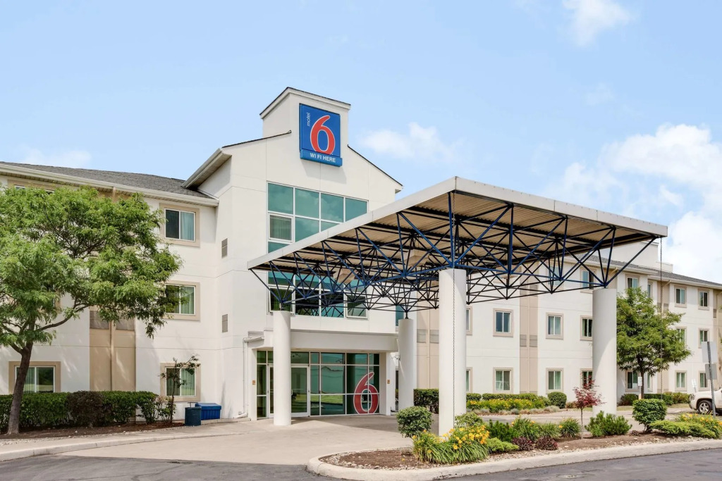 Motel 6 Brampton, ON - Toronto