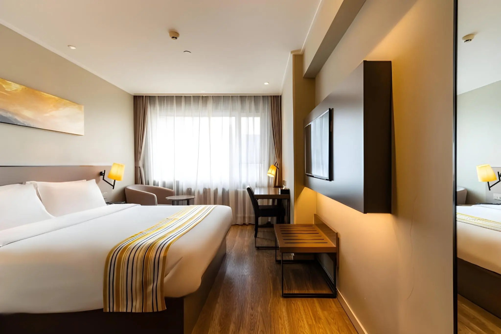 Home Inn Plus (Harbin Central Street)