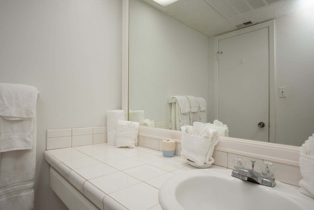 Tiki 235 - 1br Condo With Beautiful Pool View 1 Bedroom Condo