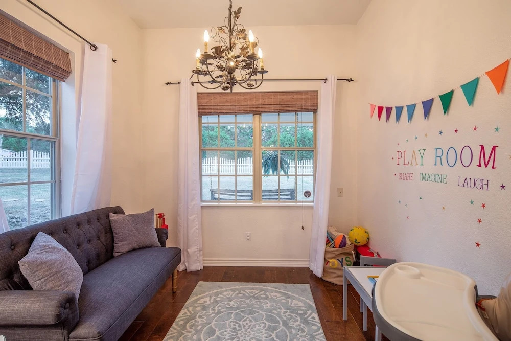 STONE RIDGE RETREAT - 5 Br Home