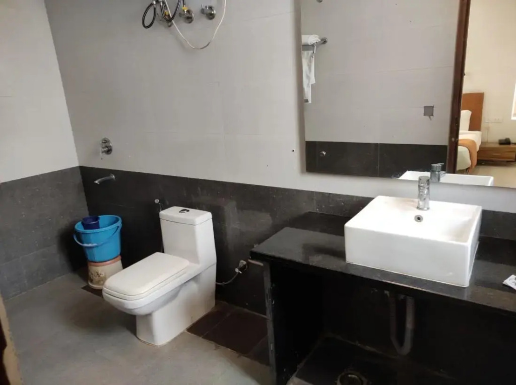 Pacific Inn Huda City Centre Sec 41