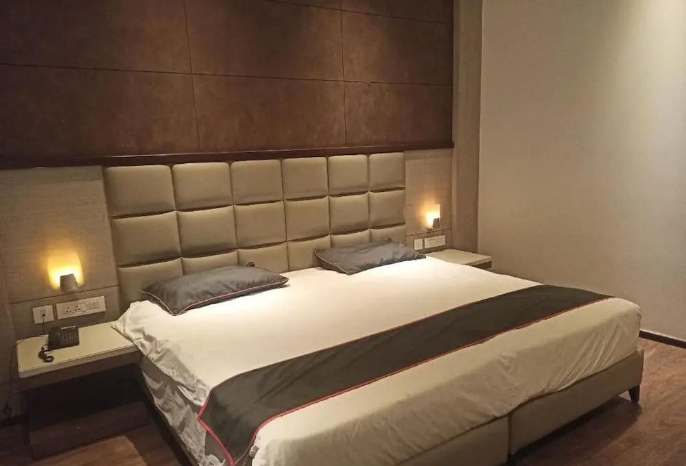 Lemonwood Suites