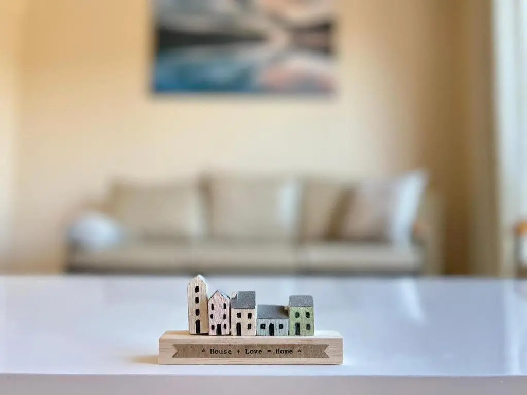 The Sunny House by Incredible Stay