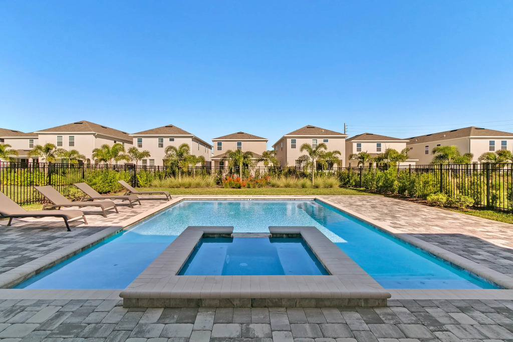 8 Bedrooms 6 Bathrooms Encore 297 Aa