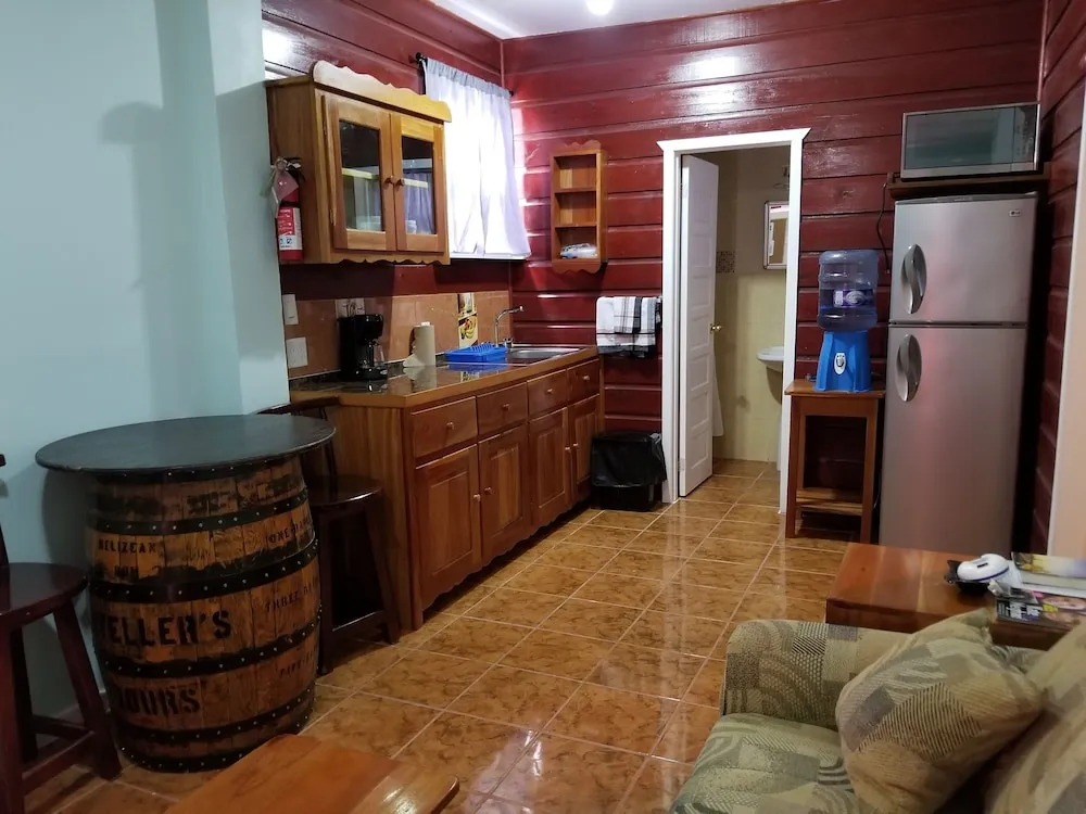 Canuck Cottage Ground Floor