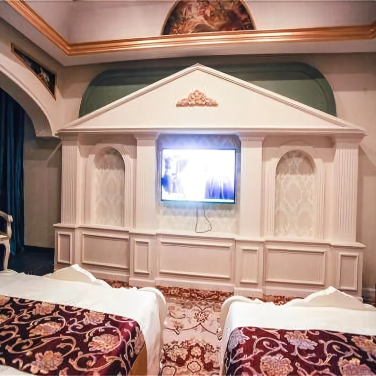 Window of World Theme Hotel