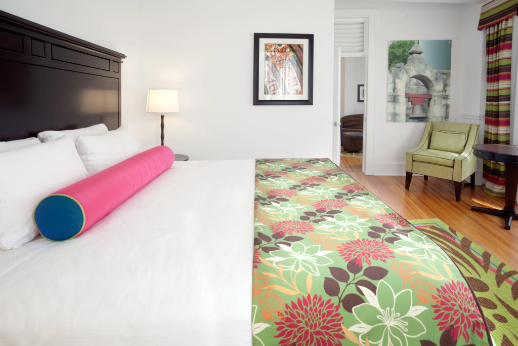 Hotel Gibbs Downtown Riverwalk