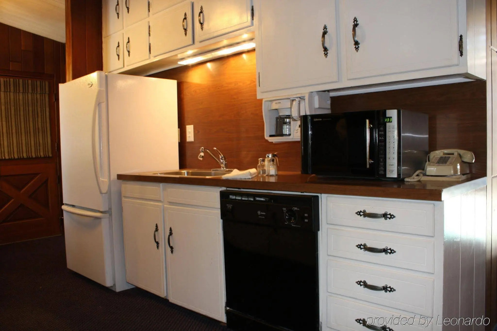 St Moritz Lodge and Condominiums