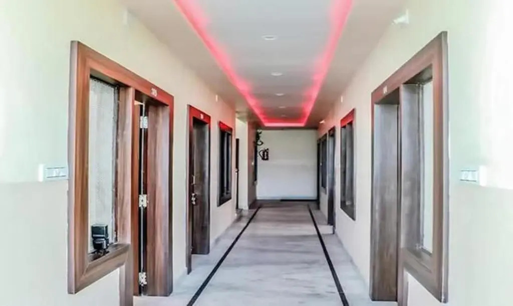 Fabhotel Ambuj