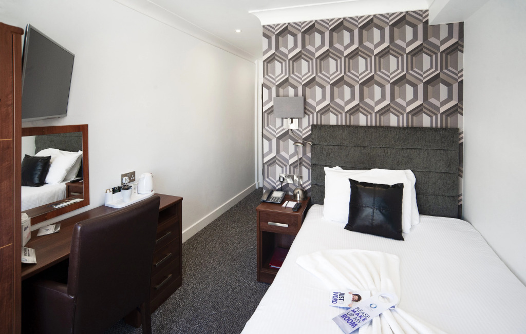 Cumberland Hotel