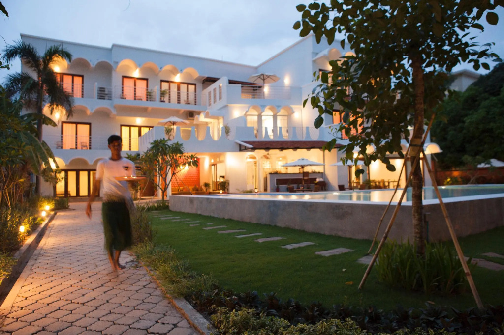 iRoHa Garden Hotel & Resort