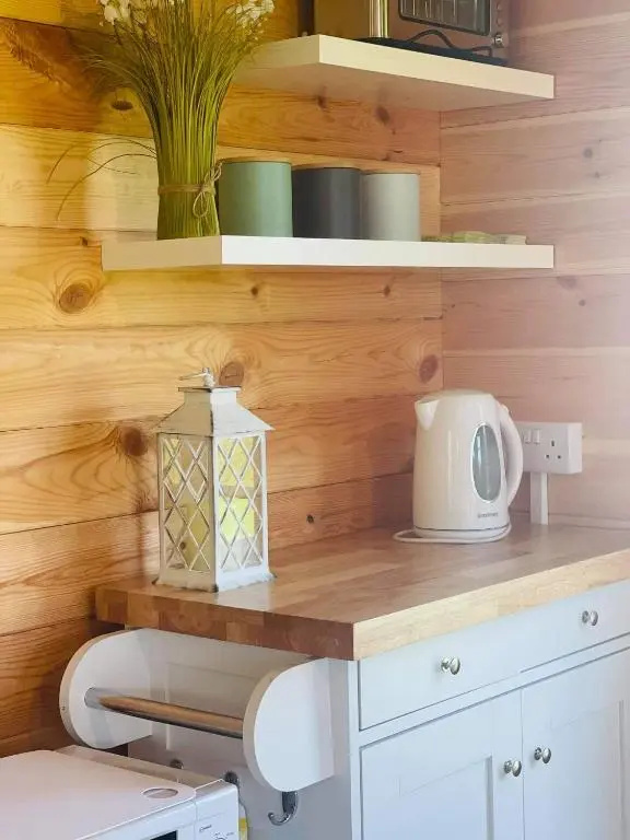 Log cabin retreat and luxury bell tent