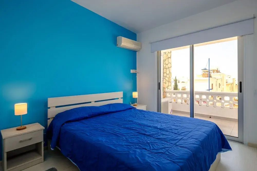 Anonymous - 2BR - 2Floors - Central
