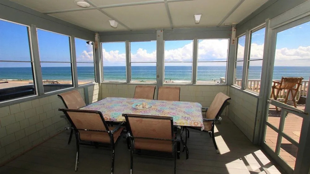 Ocean Commotion - 7 Br Home