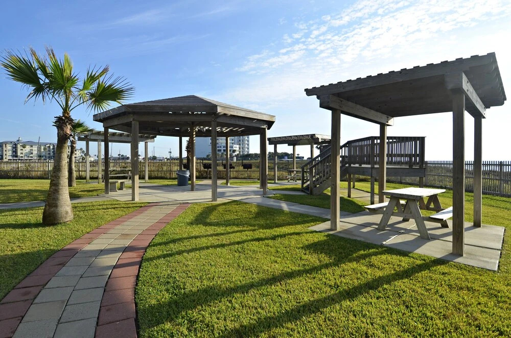 Seascape 1214 Studio Bedroom Condo by RedAwning