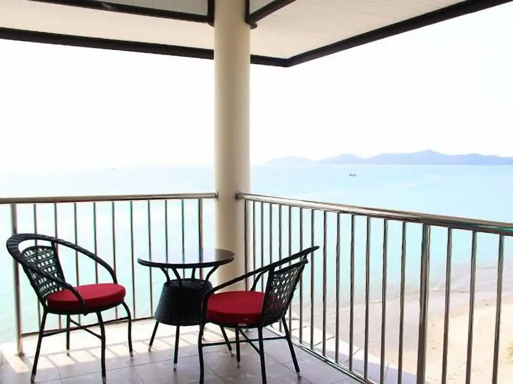 Baan Faa Talaychan Resort