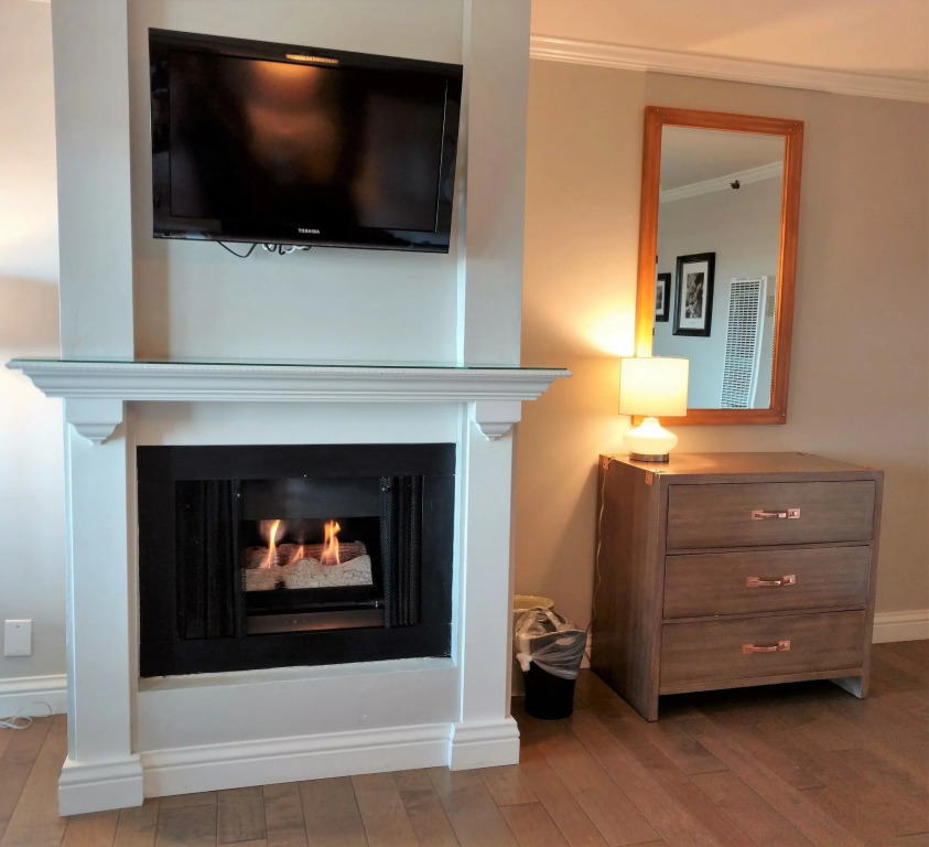 456 Embarcadero Inn & Suites