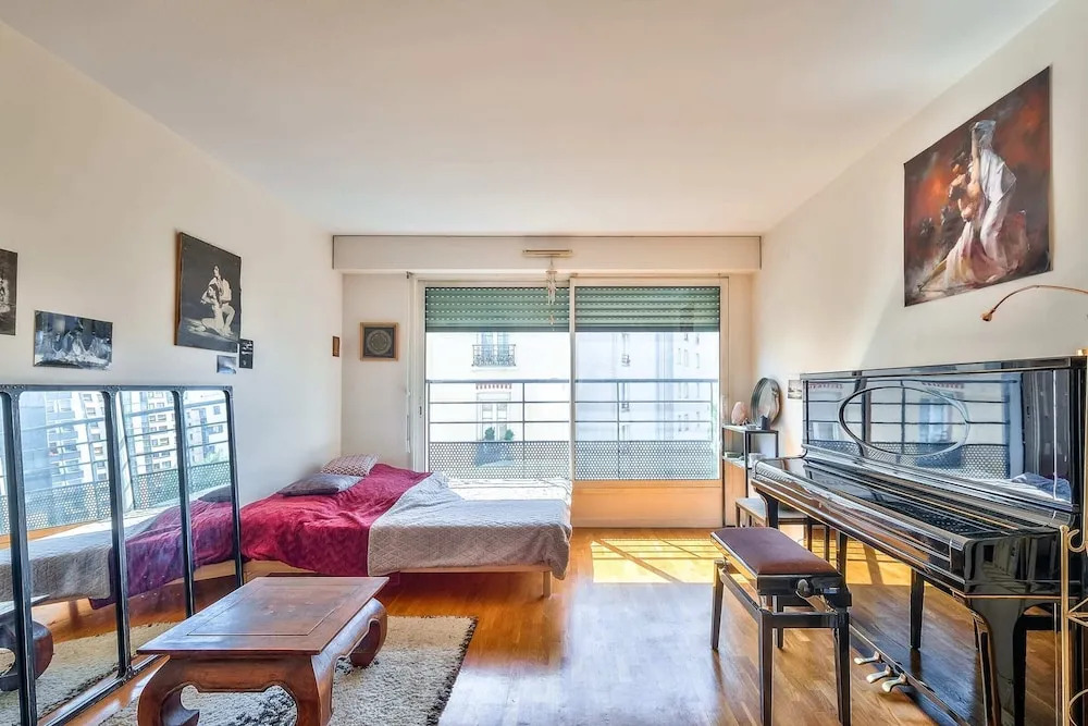 Nice 2 Room Apartment in Paris